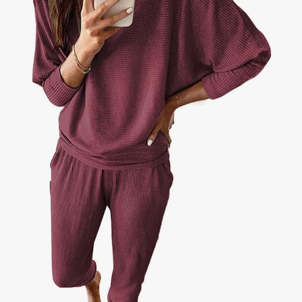 Women's Ribbed Lounge Set in Wine Red
